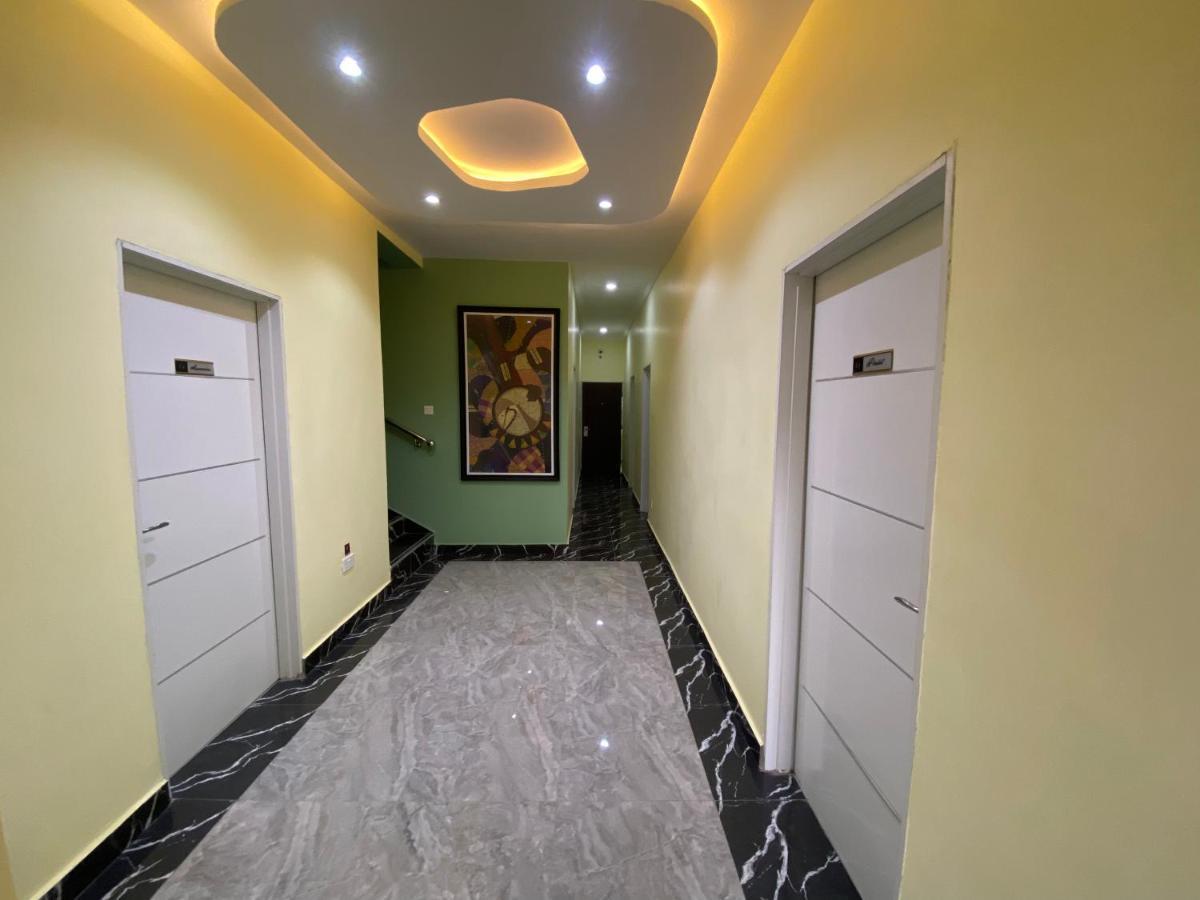 C7 Hazelwood Residence & Suites Abuja Extérieur photo