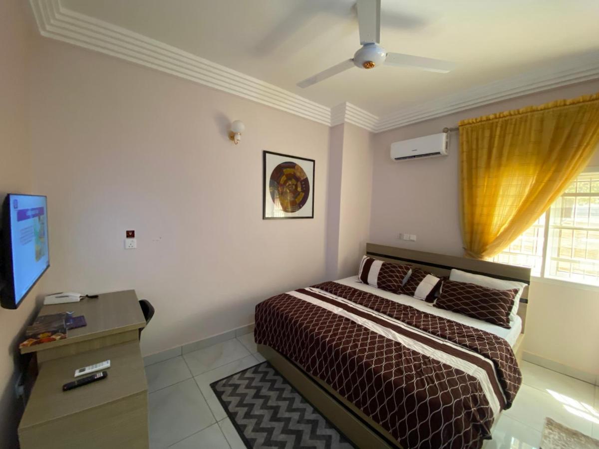 C7 Hazelwood Residence & Suites Abuja Extérieur photo