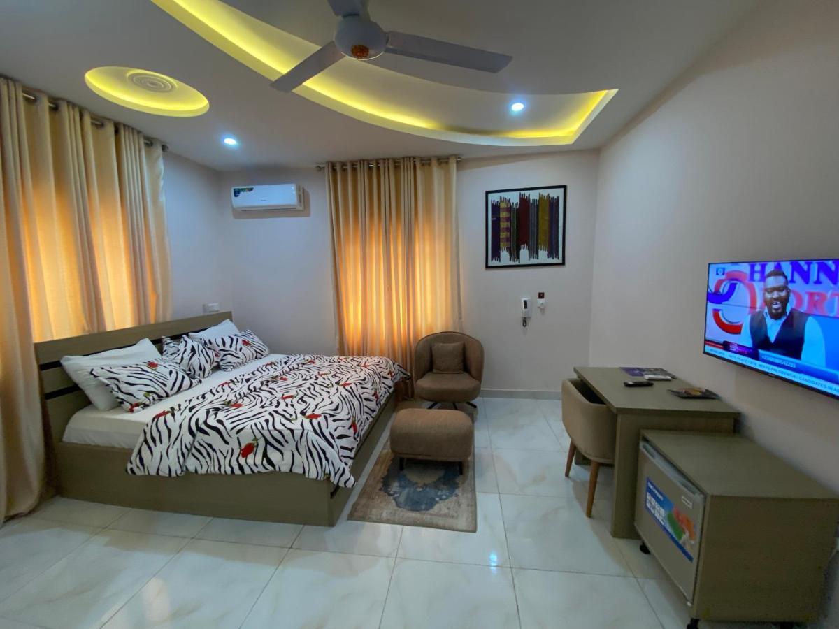 C7 Hazelwood Residence & Suites Abuja Extérieur photo