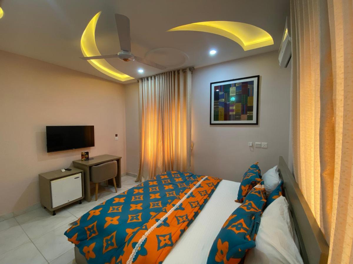 C7 Hazelwood Residence & Suites Abuja Extérieur photo