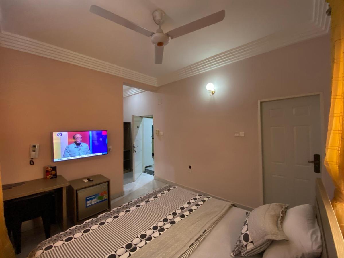 C7 Hazelwood Residence & Suites Abuja Extérieur photo