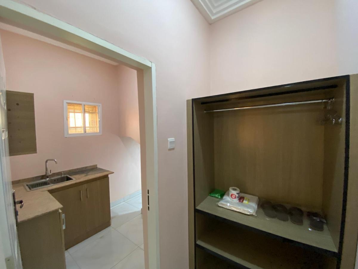 C7 Hazelwood Residence & Suites Abuja Extérieur photo