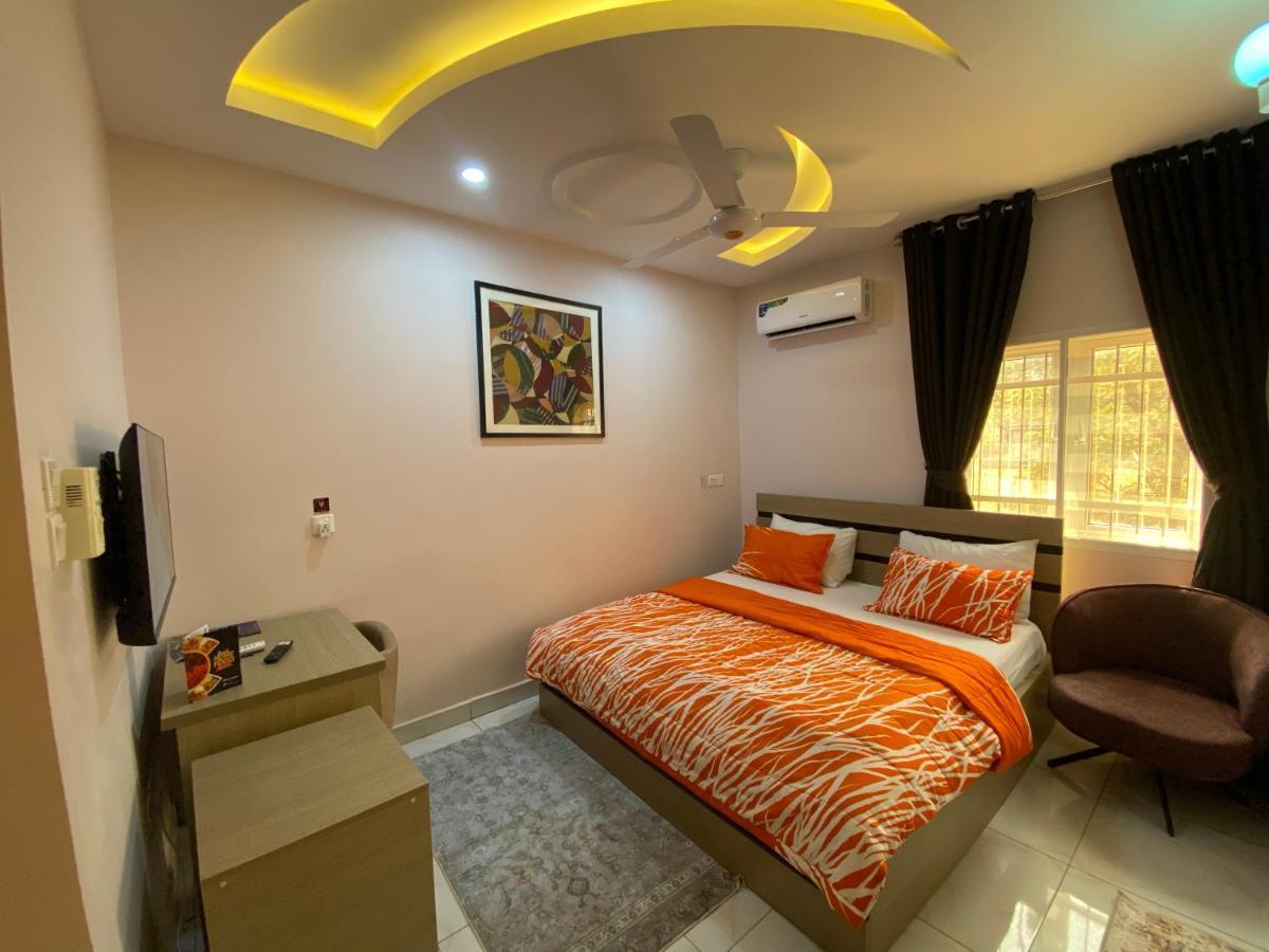 C7 Hazelwood Residence & Suites Abuja Extérieur photo