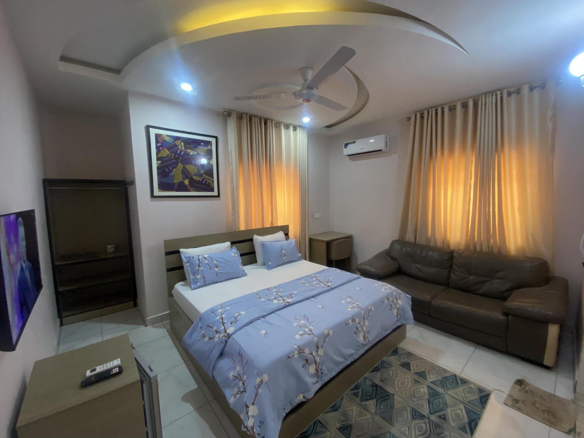 C7 Hazelwood Residence & Suites Abuja Extérieur photo