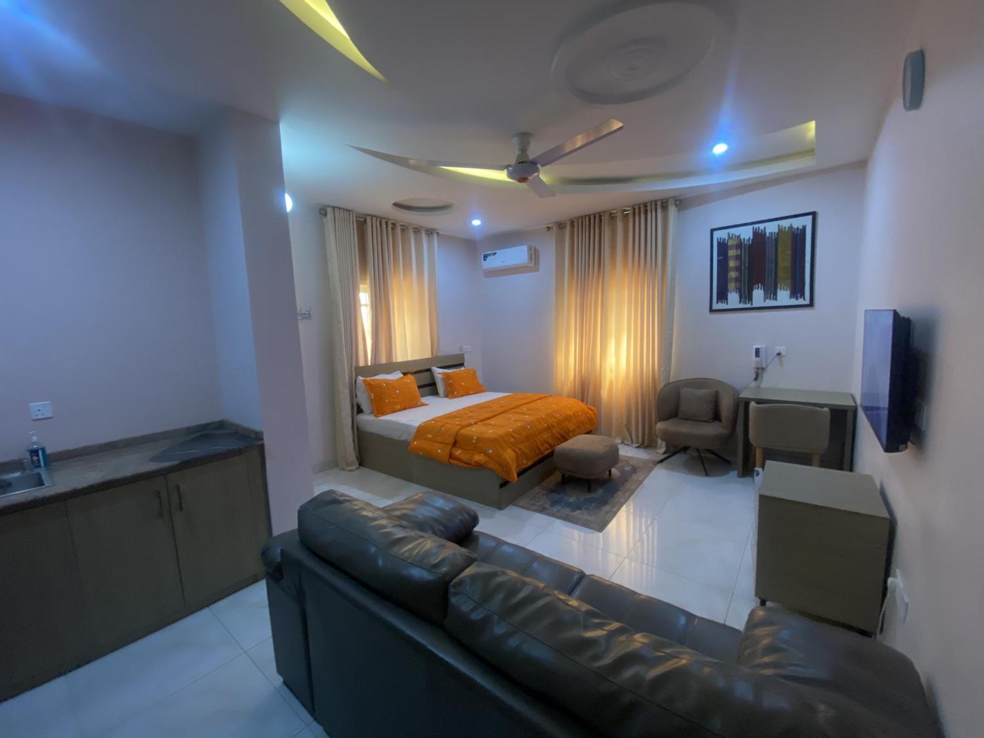 C7 Hazelwood Residence & Suites Abuja Extérieur photo