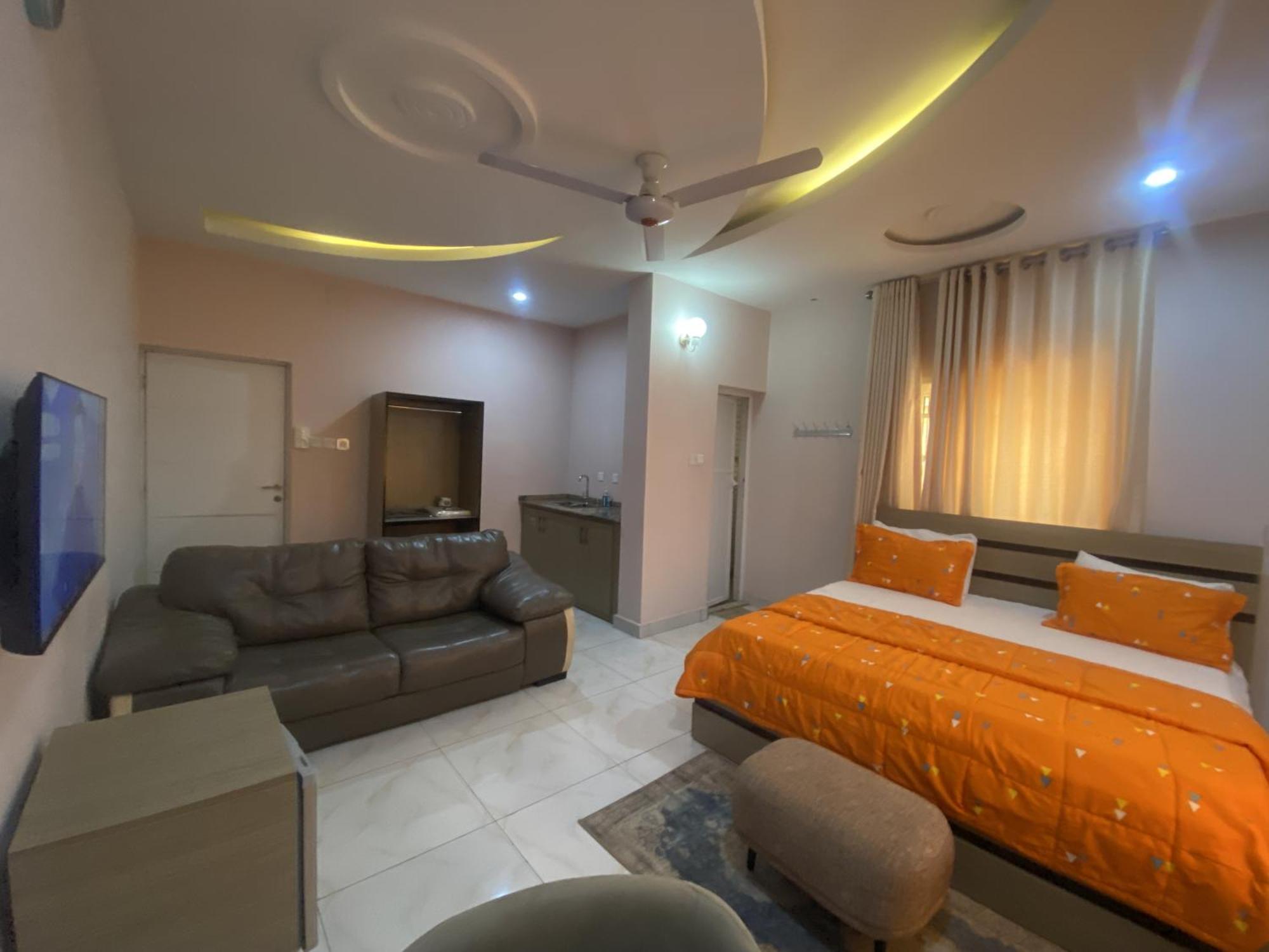 C7 Hazelwood Residence & Suites Abuja Extérieur photo