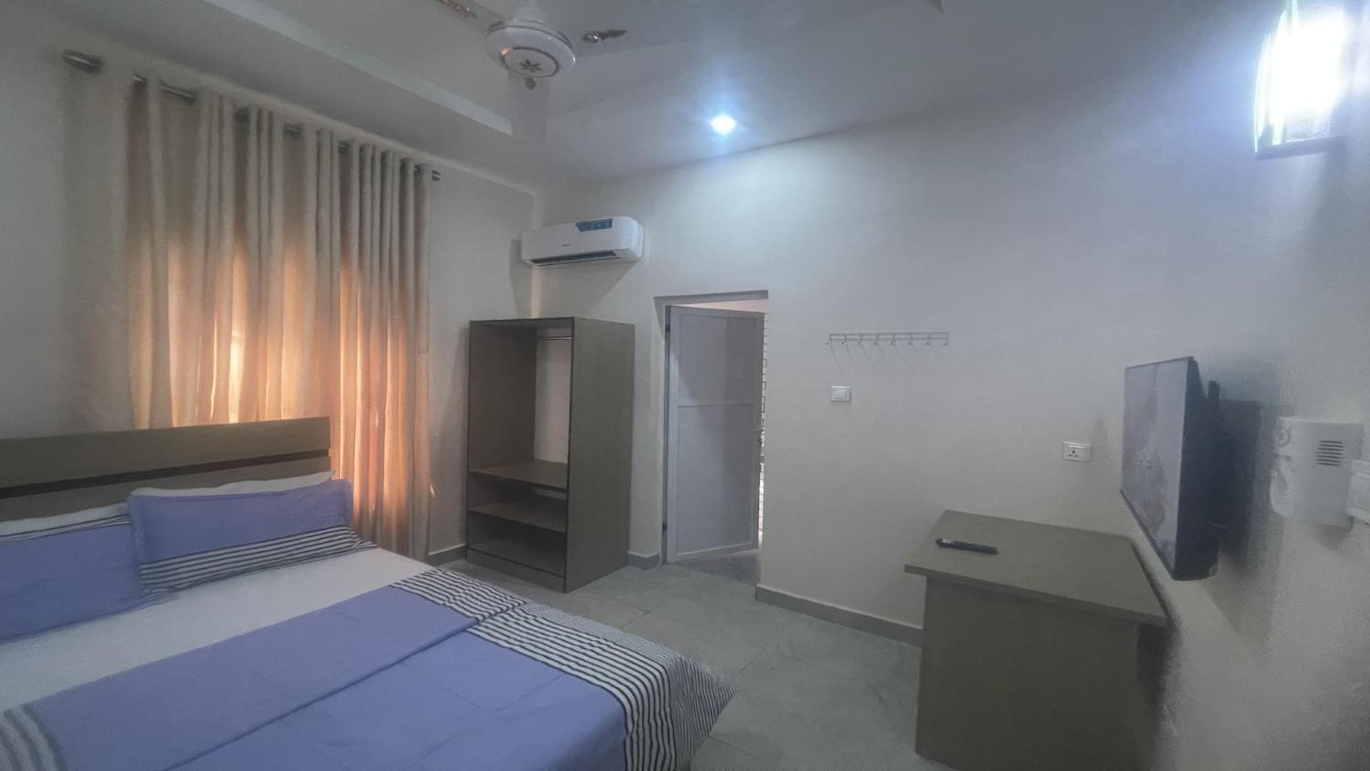 C7 Hazelwood Residence & Suites Abuja Extérieur photo