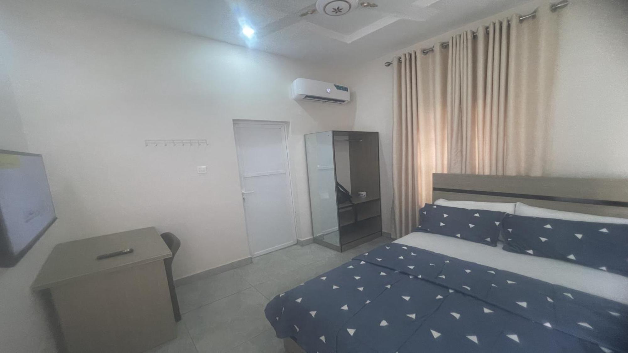 C7 Hazelwood Residence & Suites Abuja Extérieur photo