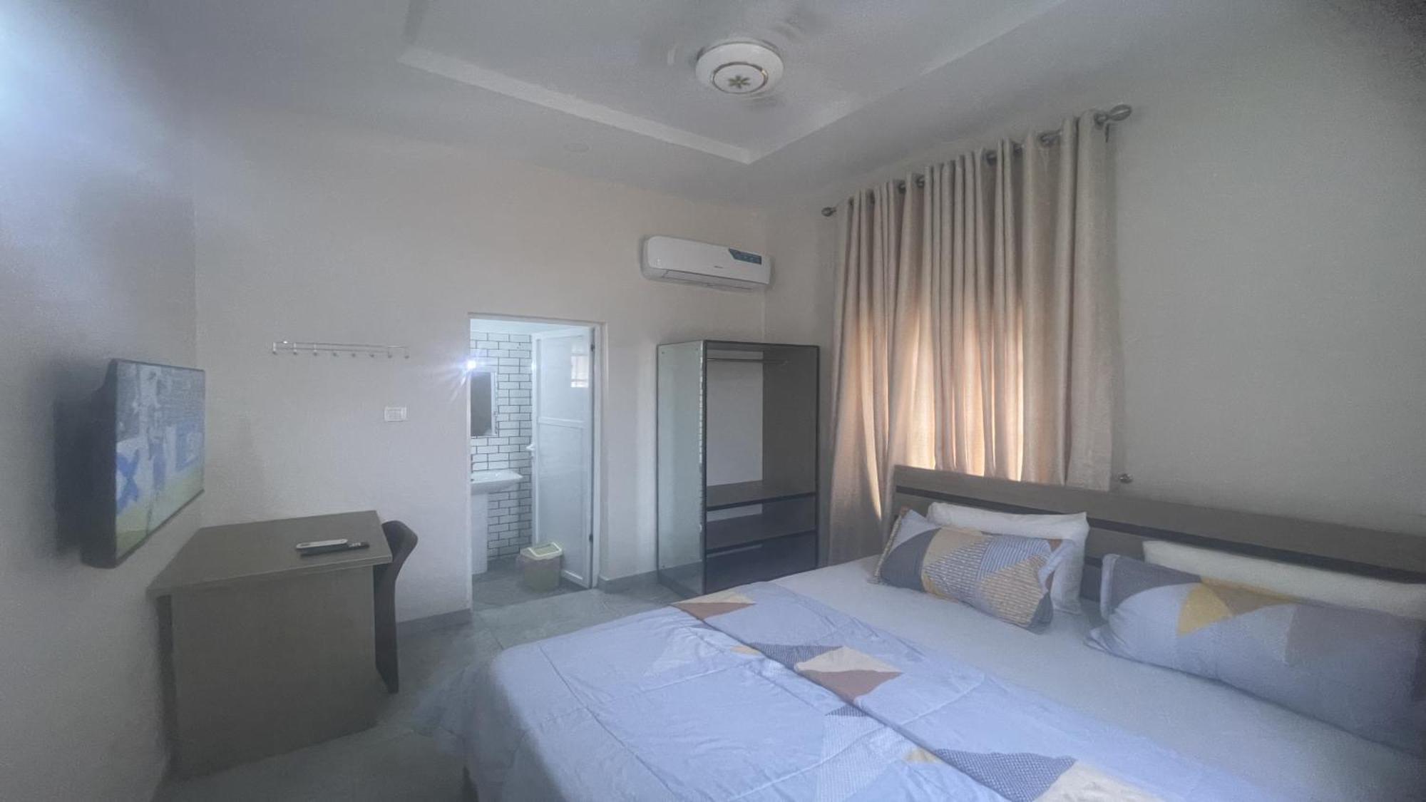 C7 Hazelwood Residence & Suites Abuja Extérieur photo